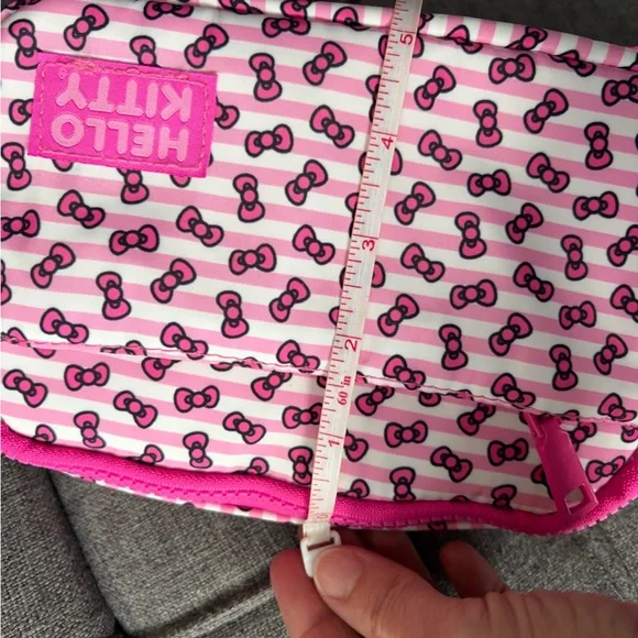 Bioworld Hello Kitty Pink and White Kids Crossbody Bag - Picture 12 of 16